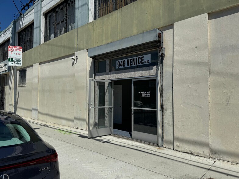 More Photos Of 955 Venice Blvd, Los Angeles Warehouse For Lease