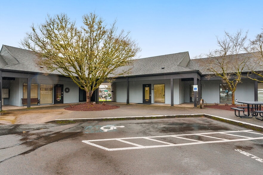 Primary Photo Of 1600 SW Cedar Hills Blvd, Portland Medical For Lease