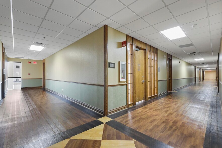 More Photos Of 11801 South Fwy, Burleson Hospital For Sale