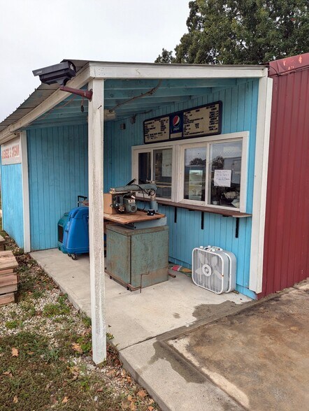 More Photos Of 22889 MO-64 Hwy, Hermitage Self Storage For Sale