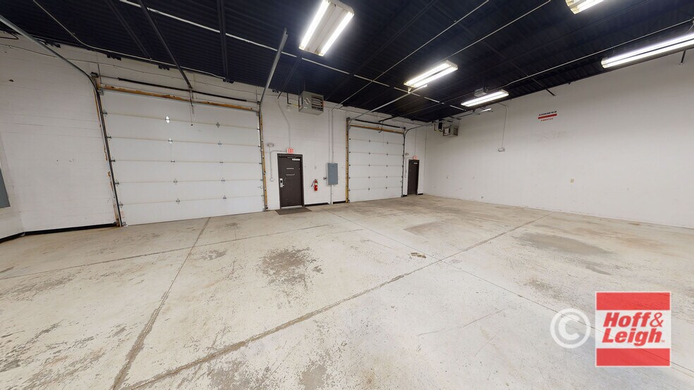 More Photos Of 4615 Town Center Dr, Colorado Springs Warehouse For Lease