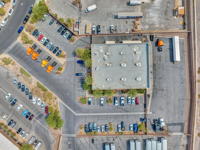 More Photos Of 60 Corporate Park Dr, Henderson Distribution For Lease