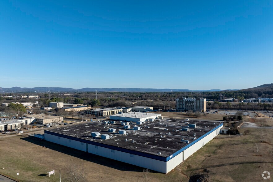 More Photos Of 103 Wynn Dr, Huntsville Warehouse For Lease