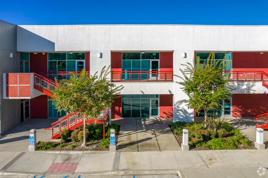 More Photos Of 9810 Scripps Lake Dr, San Diego Office For Lease