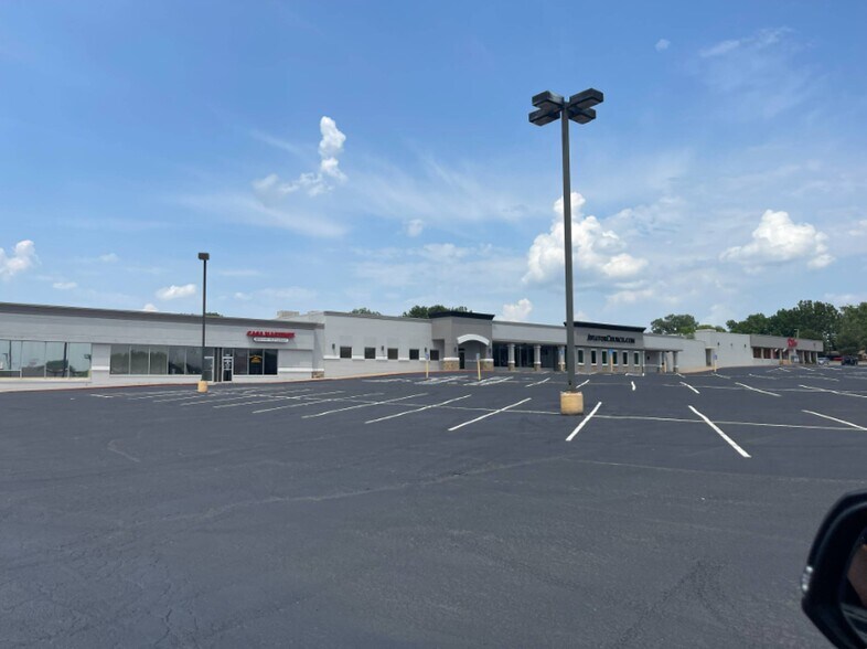 Primary Photo Of 200 W Greenway Ct, Derby Unknown For Lease