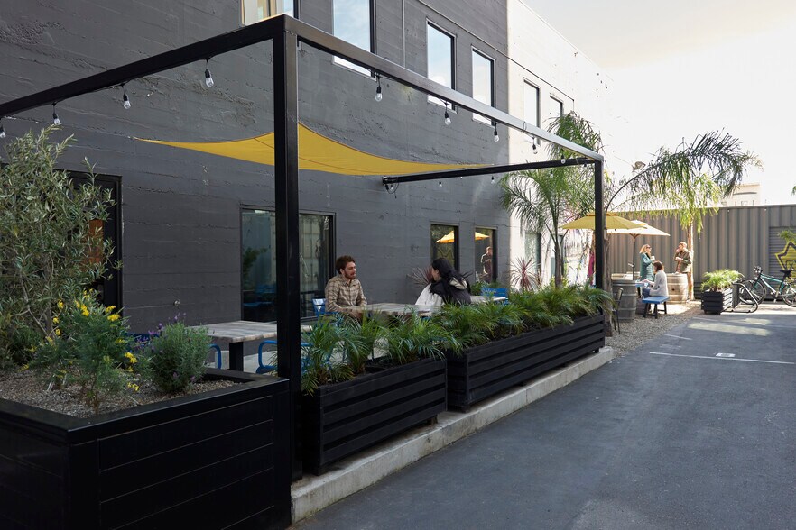 More Photos Of 1528 Webster St, Oakland Office For Lease