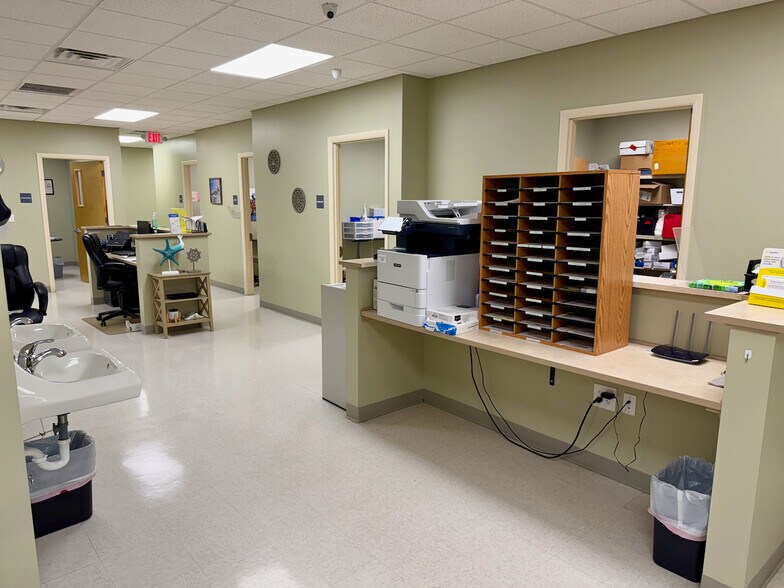 More Photos Of 514 Mary Esther Cut, Fort Walton Beach Office For Sale