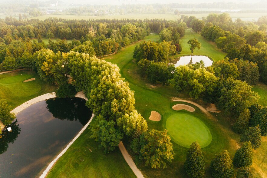 More Photos Of 324183 Mount Elgin Rd, South-West Oxford Golf Course Driving Range For Sale