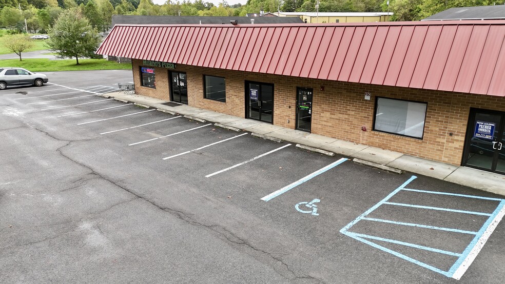 More Photos Of 103 Brookstone Plz, Morgantown Storefront Retail Office For Lease