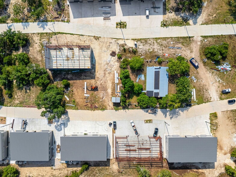 More Photos Of 10020 Darden Hill Rd, Austin Light Distribution For Lease