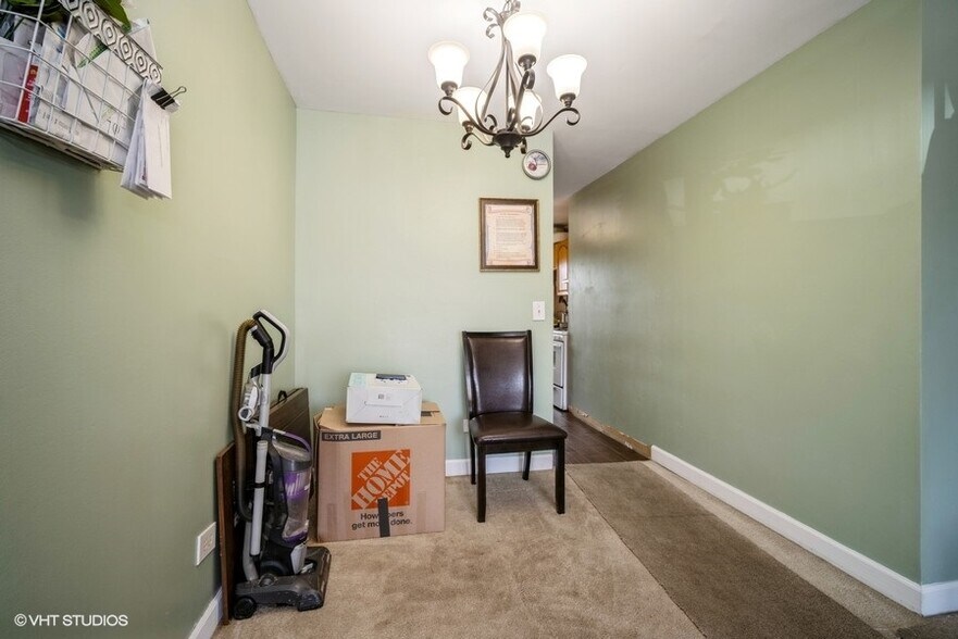 More Photos Of 1747 W Chariot Ct, Mount Prospect Apartments For Sale