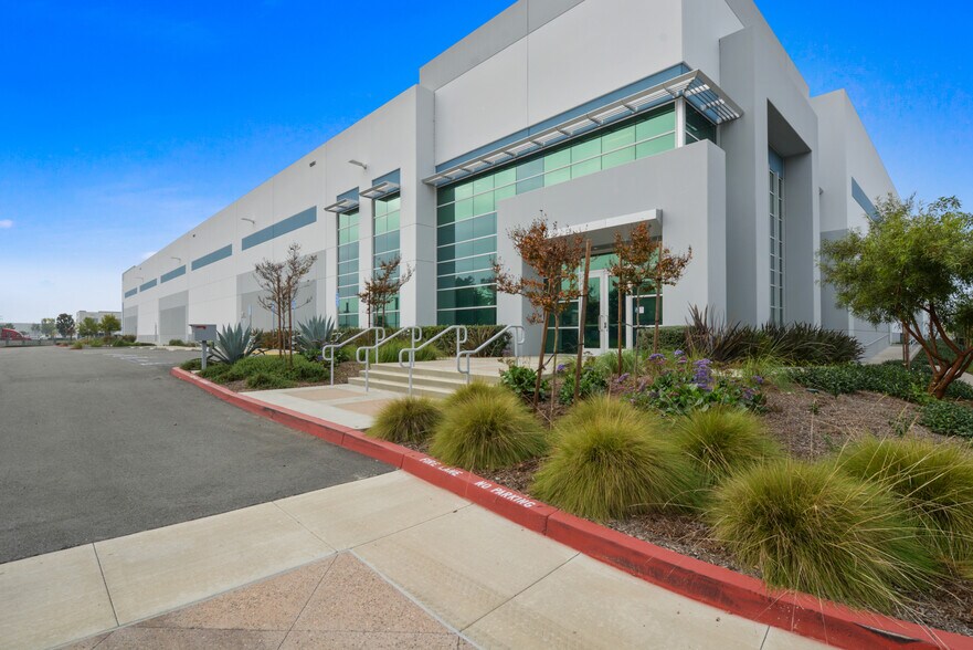 More Photos Of 1500 E Walnut Ave, Fullerton Manufacturing For Lease