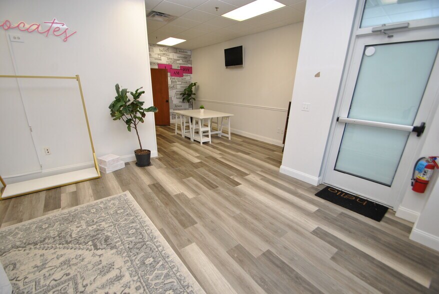 More Photos Of 34-38 Main St, Toms River Office For Lease