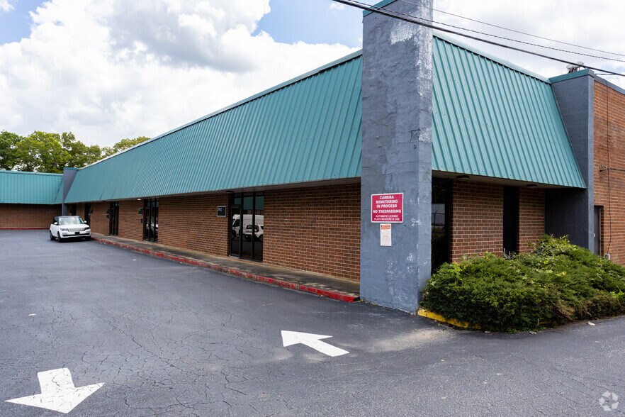 More Photos Of 3902-3916 Shirley Dr SW, Atlanta Unknown For Lease