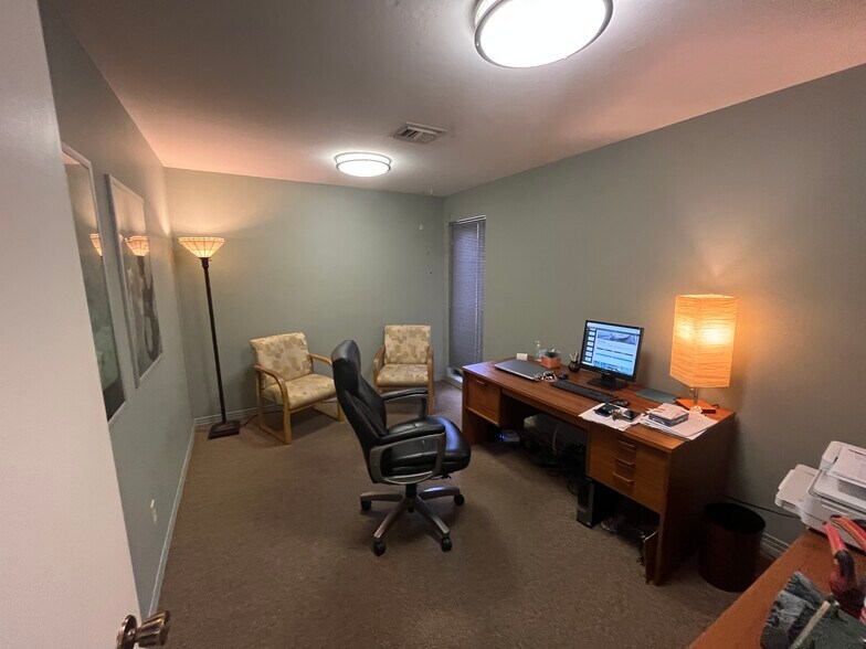 More Photos Of 12734 Kenwood Ln, Fort Myers Medical For Lease