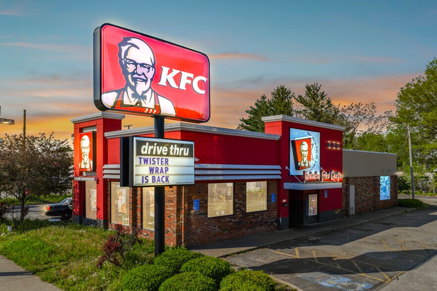 Primary Photo Of 1116 Parade St, Erie Fast Food For Sale