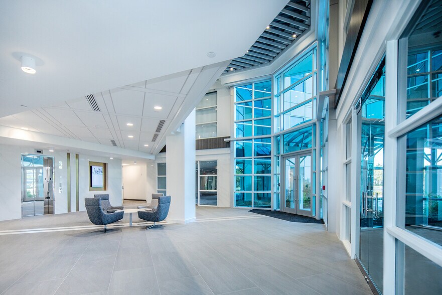 More Photos Of 4345 Southpoint Blvd, Jacksonville Office For Lease