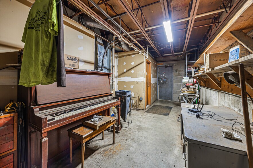 More Photos Of 165 Carmelinas Cir, Ludlow Industrial For Lease