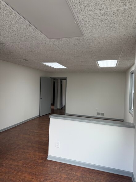 More Photos Of 2719 Huff Dr, Lawrenceville Office For Lease