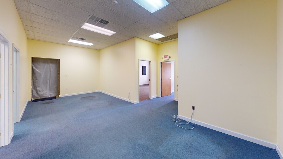 More Photos Of 2014 Renard Ct, Annapolis Showroom For Lease