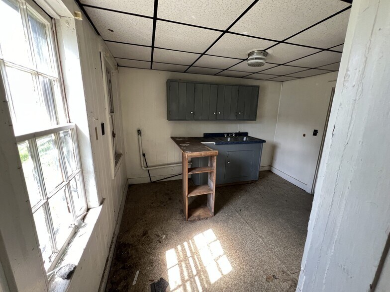 More Photos Of 271 Main St, Union Apartments For Sale