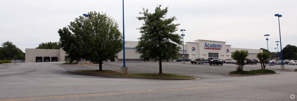More Photos Of 100 Peachwood Centre Dr, Spartanburg Freestanding For Lease