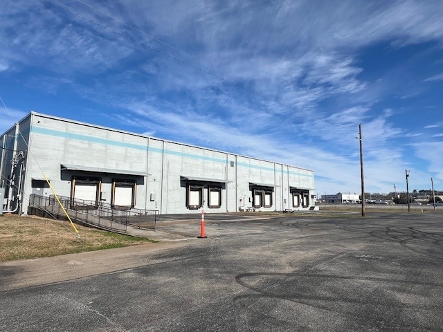 More Photos Of 2220 Polymer Dr, Chattanooga Warehouse For Lease