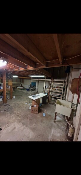 More Photos Of 932 High St, Lancaster Light Manufacturing For Lease