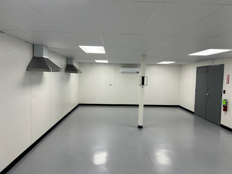 More Photos Of 15148 S 33rd West Ave, Glenpool Manufacturing For Lease