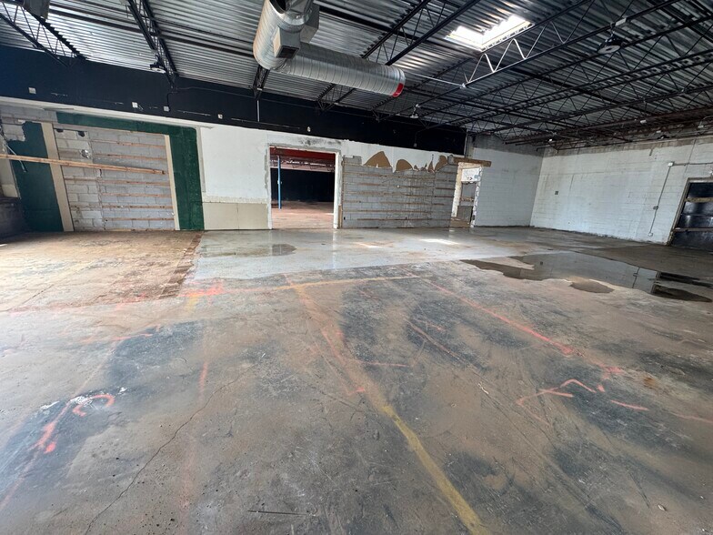 More Photos Of 5074 Douglas Rd, Toledo Unknown For Lease