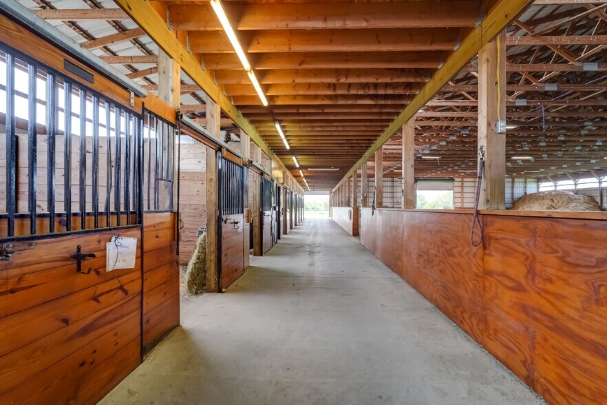 More Photos Of 1262 Fitzpatrick Rd, Auburn Specialty For Sale