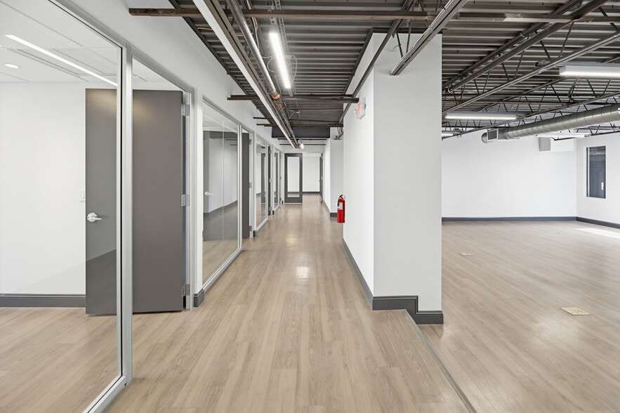 More Photos Of 83 Broad Ave, Fairview Warehouse For Lease
