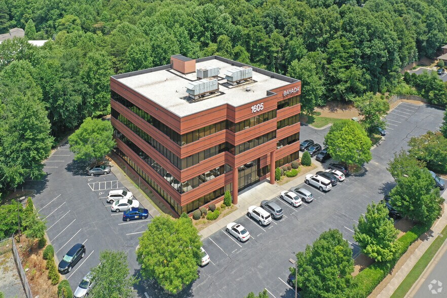 More Photos Of 1605 Westbrook Plaza Dr, Winston-Salem Office For Lease