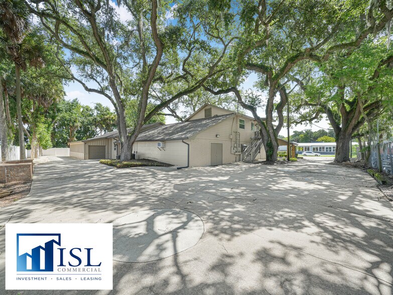 More Photos Of 112 N Poplar Ave, Sanford Flex For Sale