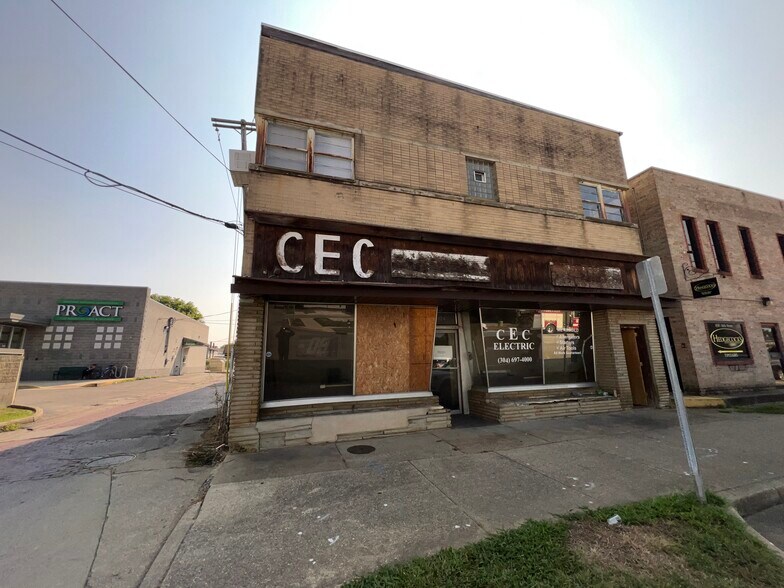 More Photos Of 824 20th St, Huntington General Retail For Sale