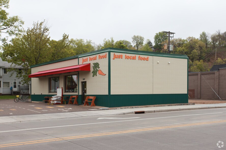 Primary Photo Of 1117 S Farwell St, Eau Claire Freestanding For Sale