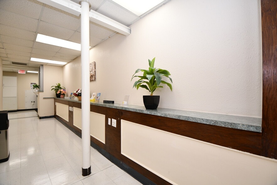 More Photos Of 7118 Harrisburg Blvd, Houston Medical For Sale