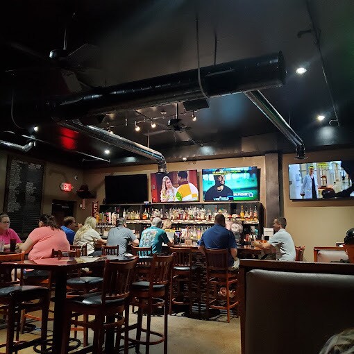 More Photos Of 122 W Franklin St, Gallatin Restaurant For Lease