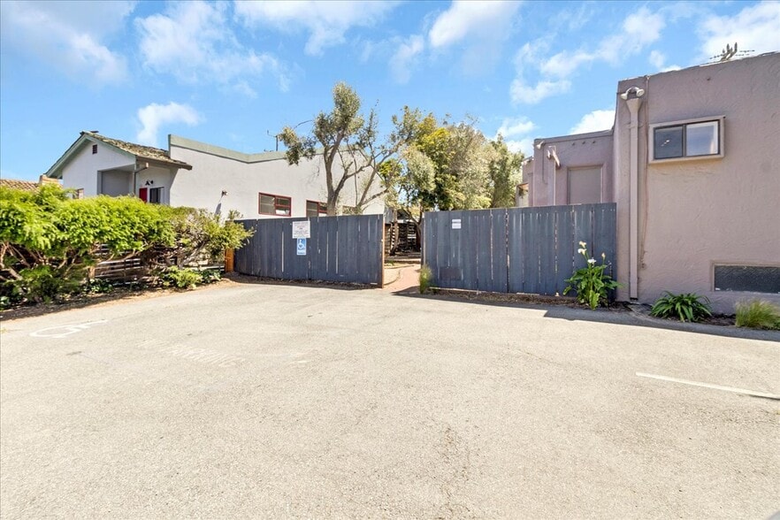 More Photos Of 182 El Dorado St, Monterey Medical For Sale