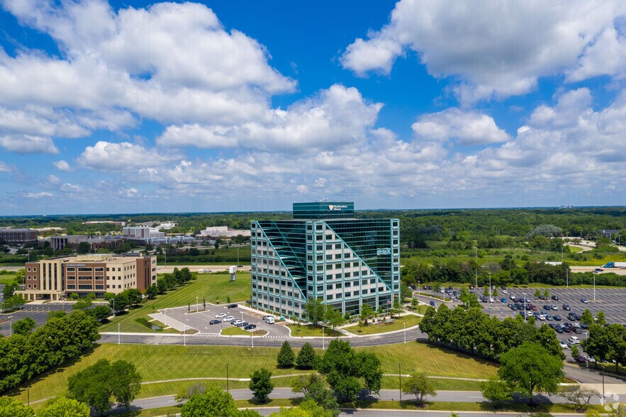 More Photos Of 55 Shuman Blvd, Naperville Office For Lease