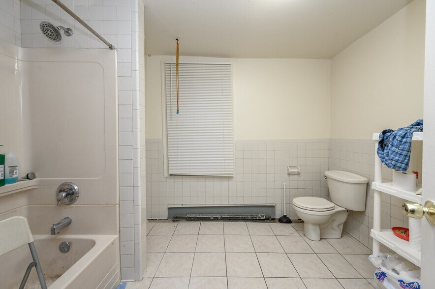 More Photos Of 122 S Rosewell Ave, South Amboy Apartments For Sale