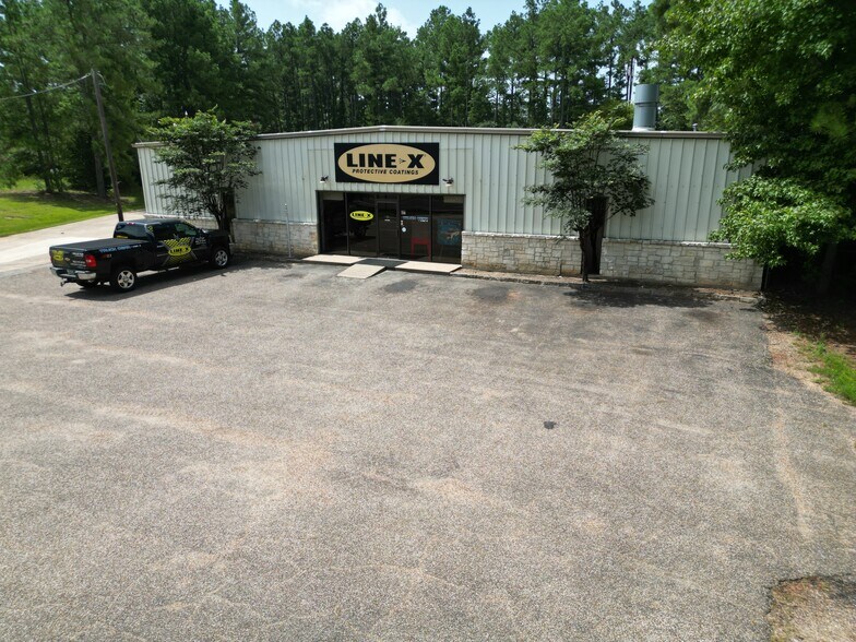 More Photos Of 11190 State Highway 64 E, Tyler Showroom For Lease