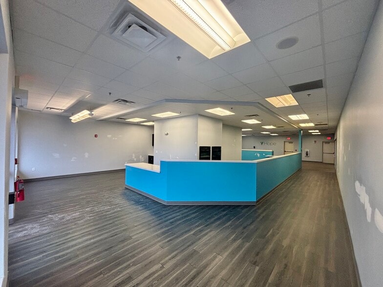 More Photos Of 3252 Ginger Creek Dr, Springfield Storefront Retail Office For Lease