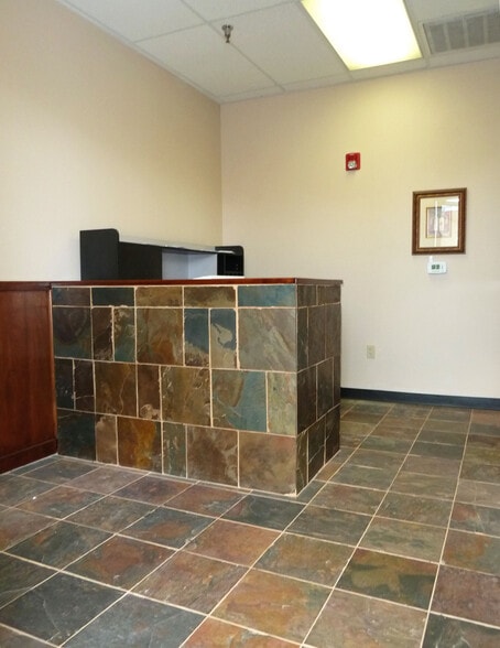 More Photos Of 7770 Duneville St, Las Vegas Distribution For Lease