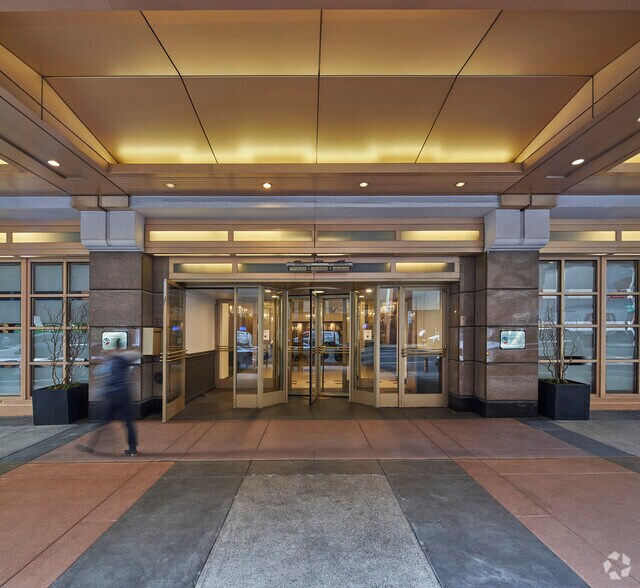 More Photos Of 1668 Broadway, New York Hotel For Lease