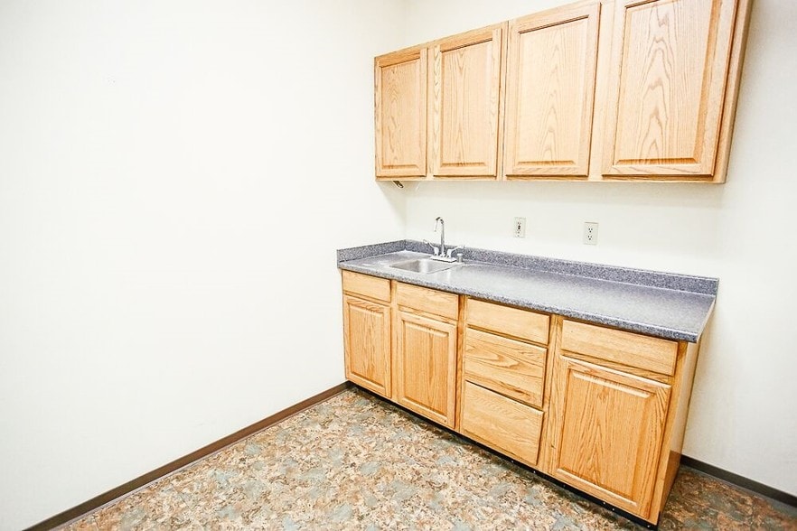 More Photos Of 1250-1252 FULTON St, Fresno Storefront Retail Office For Lease