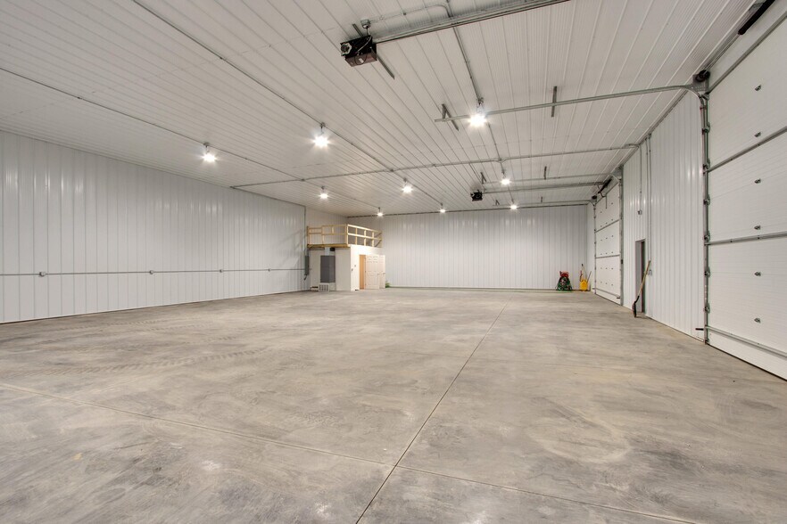 More Photos Of 5101 Kochs Ln, Quincy Warehouse For Lease