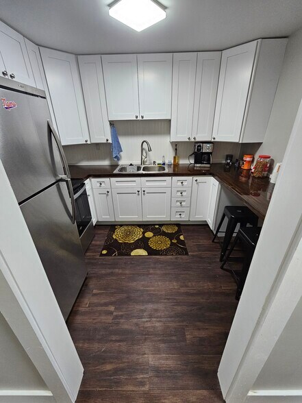 More Photos Of 1615 Remount Rd, Charleston Office Residential For Lease