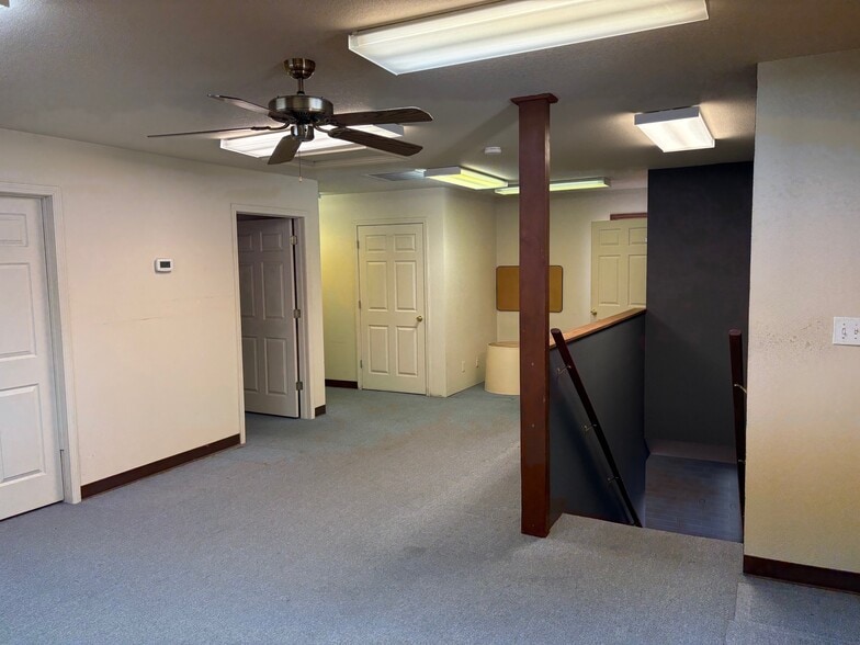 More Photos Of 11305 Hickman Mills Dr, Kansas City Office For Sale