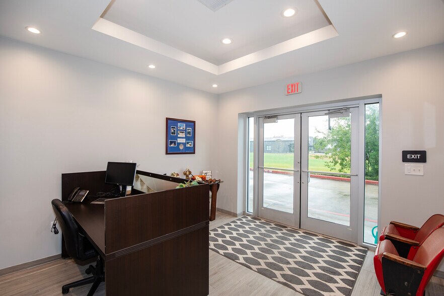 More Photos Of 2605 Columbia Memorial Pky, Kemah Office For Lease